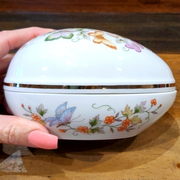 Vintage Avon Egg Shape Trinket Box 22K Gold Trim - Picture 4 of 6